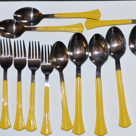 Vintage Northland Utensils 13 Pieces Made In Japan Yellow Handles Dinnerware - Picture 1 of 6